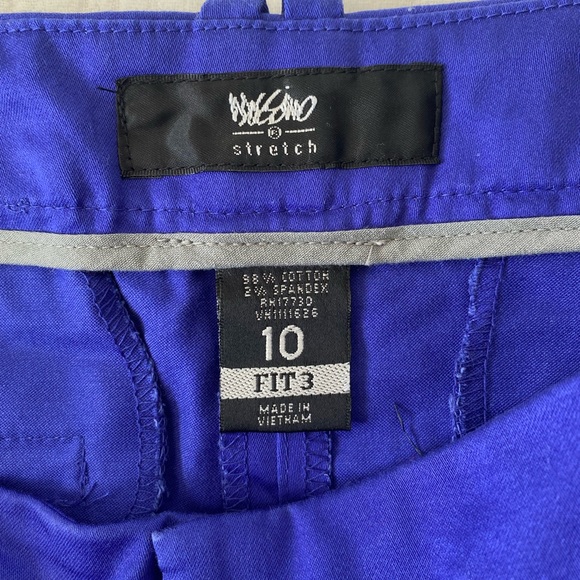 EUC, Womens Mossimo shorts, size 10-Periwinkle - Picture 2 of 2